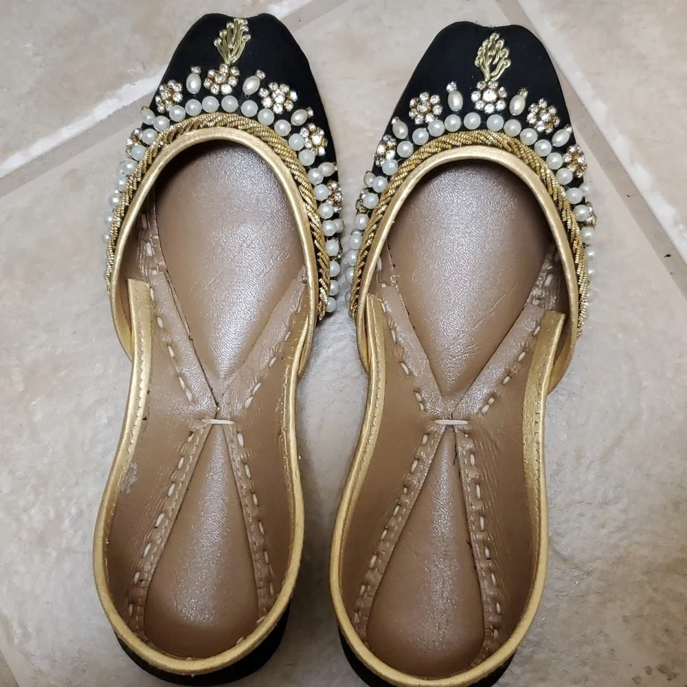 Beautiful Pakistani mommy and me Khussa - Picture 3 of 9
